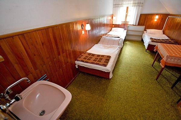 Schronisko Pttk Samotnia Hostel คาร์ปัตซ์ ห้อง รูปภาพ