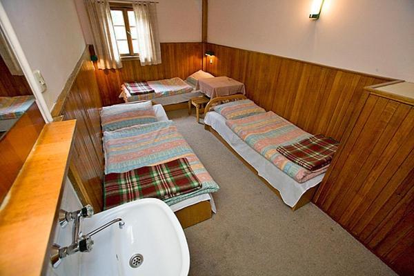 Schronisko Pttk Samotnia Hostel คาร์ปัตซ์ ห้อง รูปภาพ