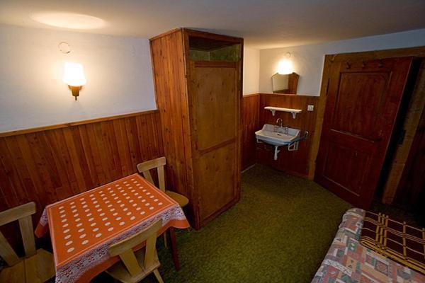 Schronisko Pttk Samotnia Hostel คาร์ปัตซ์ ห้อง รูปภาพ